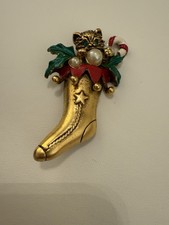Lovely vintage Butler And Wilson Cat & Christmas Stocking Brooch 