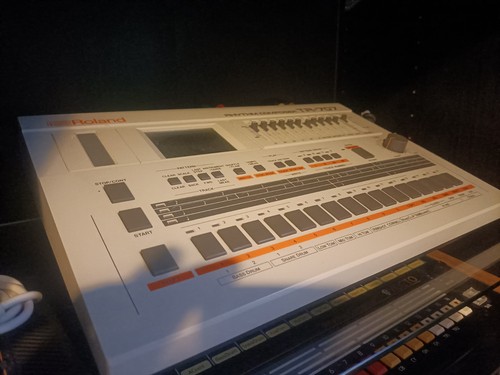 Roland 707 rhythm - roland, composer