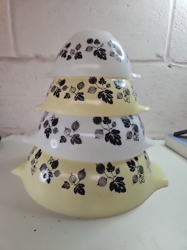 Gooseberry yellow white - &,