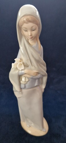 Lladro girl with calla - with,