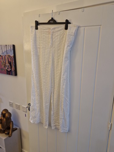 Stunning bnwt womens broadarie - stunning,