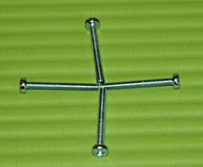 4 FIXING SCREWS TO ATTACH