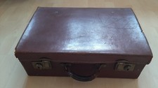 VINTAGE LEATHER SUITCASE