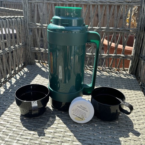 Thermos green one litre hot - thermos,