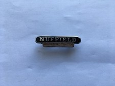 C1950s-60s VINTAGE NUFFIELD UNIVERSAL TRACTOR PROMOTIONAL ENAMEL PIN BADGE