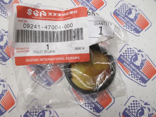 Suzuki gearbox shaft plug - gearbox,