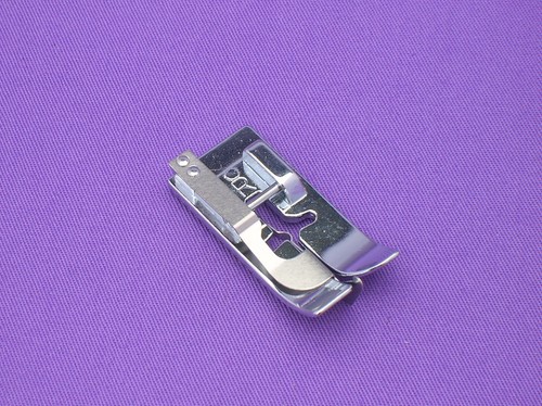 Blind hem presser foot to - presser, (r)