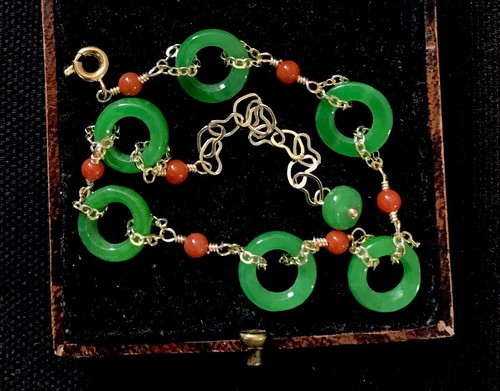 Vintage style jewellery - style,