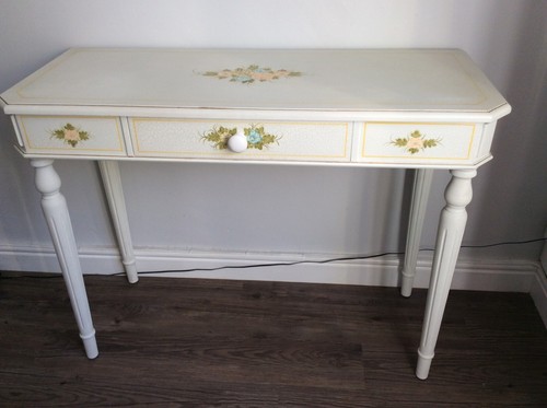 Beautiful console dressing - beautiful, console/dressing