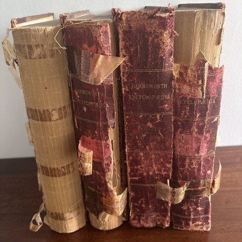 The harmsworth encyclopaedia - harmsworth,