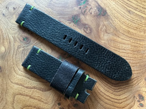24mm distressed black leather - distressed,