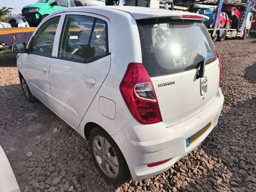 Hyundai i10 2011 - hyundai, door