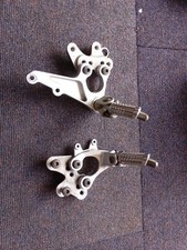 GSX-R 600 750 complete Rearsets  with mounting bracket