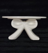 White Bow Base Cake Stand