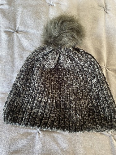 Next green bobble hat - next,