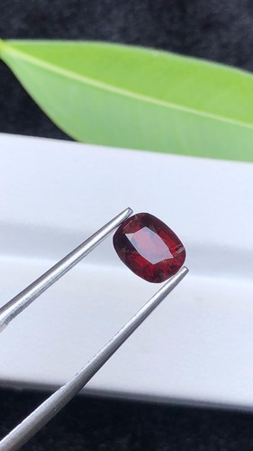 85ct natural red spinel - 1.85ct,