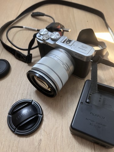 Fuji camera xc - &,