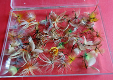 A GOOD COLLECTION OF ARTIFICIAL MAYFLY TROUT FISHING LURES