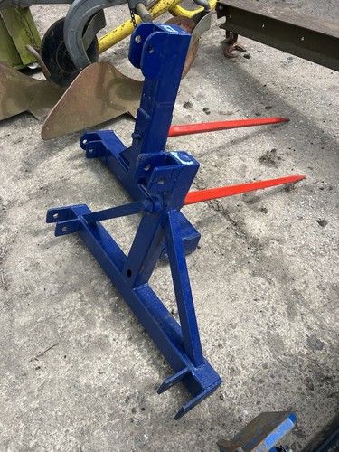Tractor point linkage bale - linkage,
