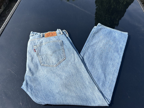 Levi 501 jeans waist size - waist,