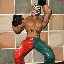 Rey Mysterio Ring Giants Figure 14” Inch WWE Jakks Pacific 2005 - Collectible