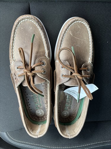 Bnwt sperry topsider deck - bnwt,