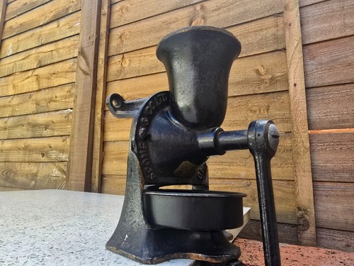 Vintage spong cast - vintage, iron