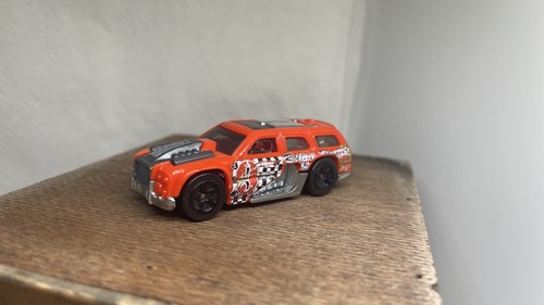 Hot wheels rollin - rollin’, thunder