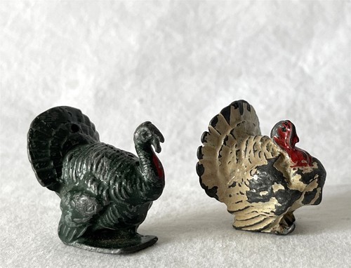 Vintage painted metal toy - metal,