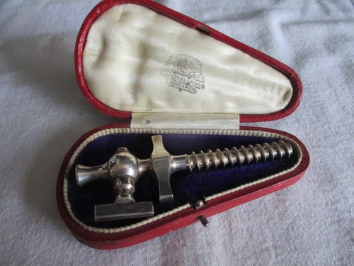 Antique vinatge corkscrew - antique/vinatge,