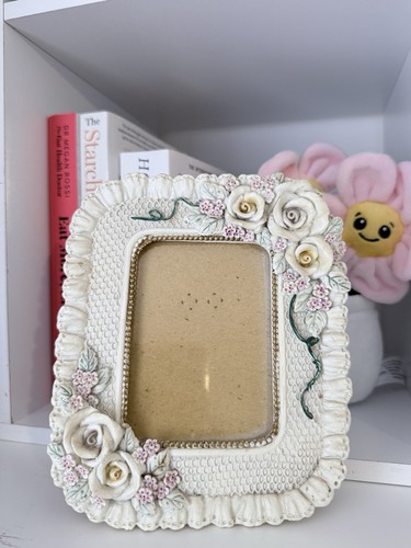 Damask rose frill photo - rose,