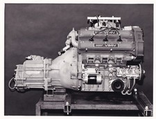 AUSTIN ROVER V64V (6R4) ENGINE GEARBOX SIDE VIEW, PHOTOGRAPH.