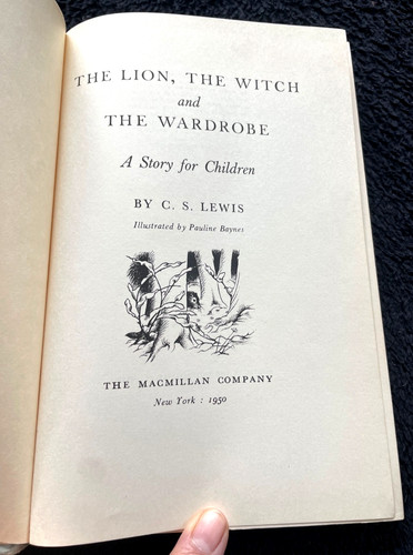 Lewis the lion - lion,,