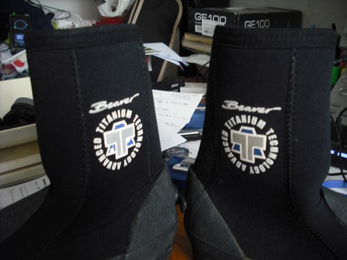 Pair slightly used size - of,