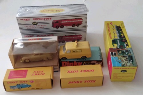 Diecast models job lot - •,