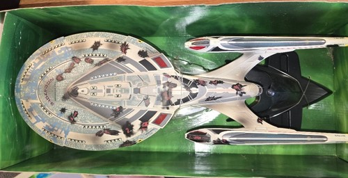 Star trek starship legends uss - trek,