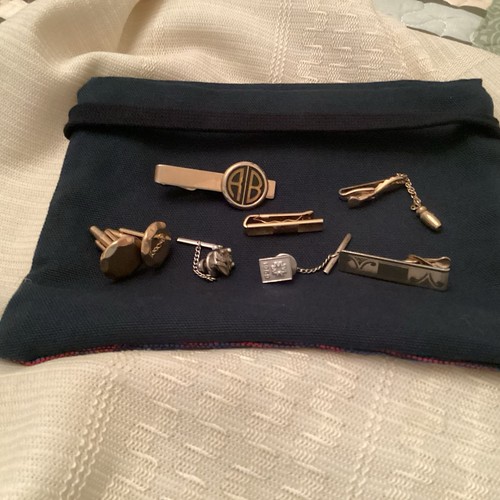 Lots six vintage - six, pins