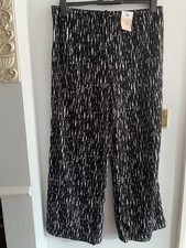 BNWT Mono Print Crinkle Wide