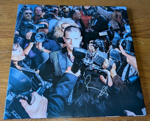 Robbie williams hand signed - williams,