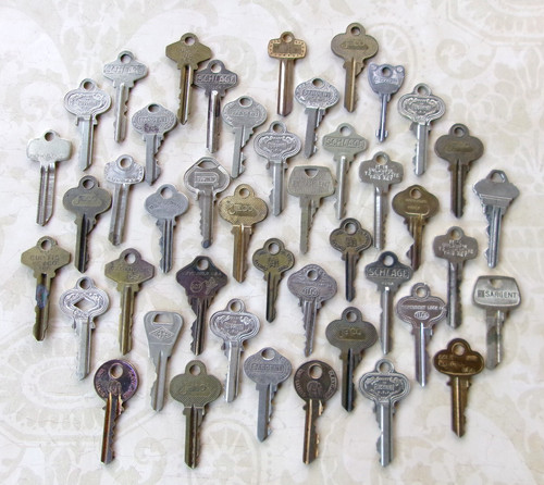 Lot antique vintage keys - antique,