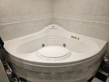 JACUZZI WHIRLPOOL AURA CORNER BATH