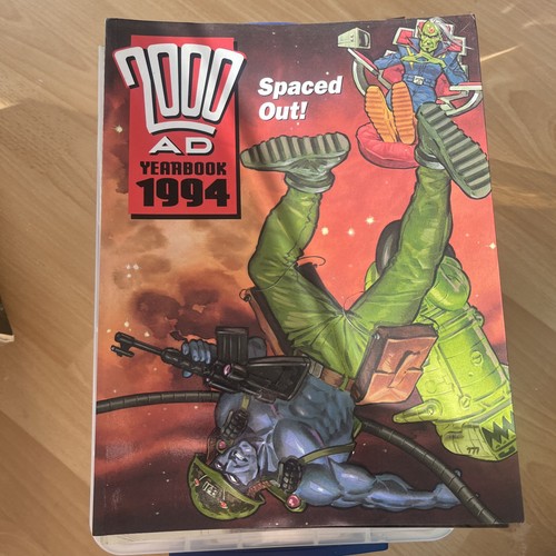 2000ad judge dredd yearbook - dredd,