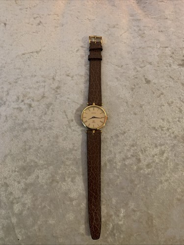 Gucci gold plated quartz watch - gold,