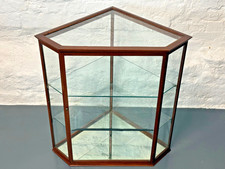 Antique Pentagonal Corner