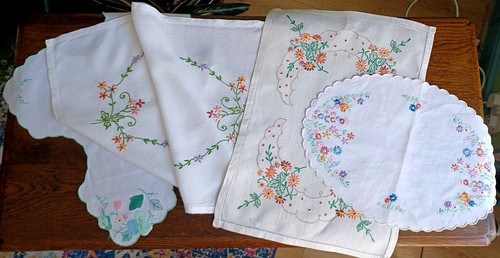 Beautiful vintage hand - 4,