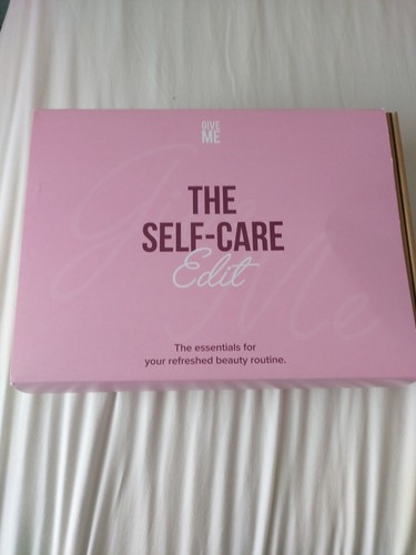 Give cosmetics the self - ',