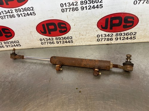 Hydraulic steering ram - , x