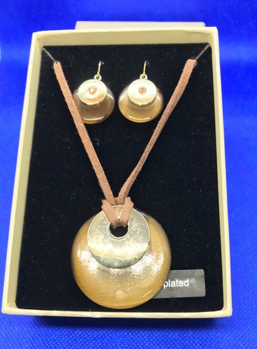 Wallis gold plated - wallis, shell