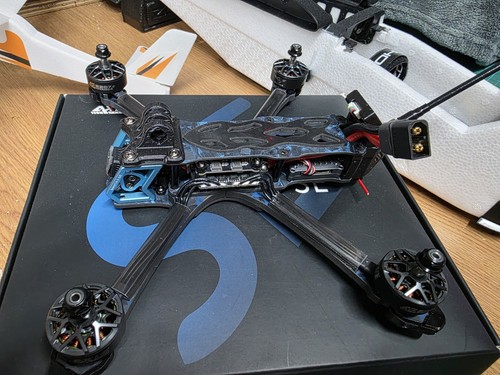 Axis flying manta quad - flying,