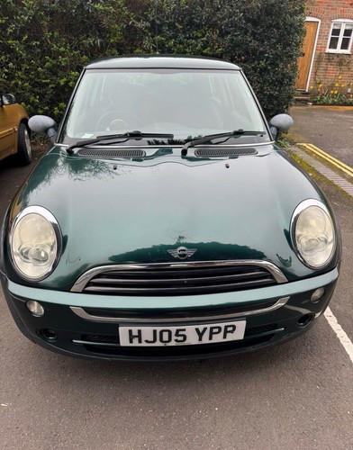Racing green 2005 mini one - green,